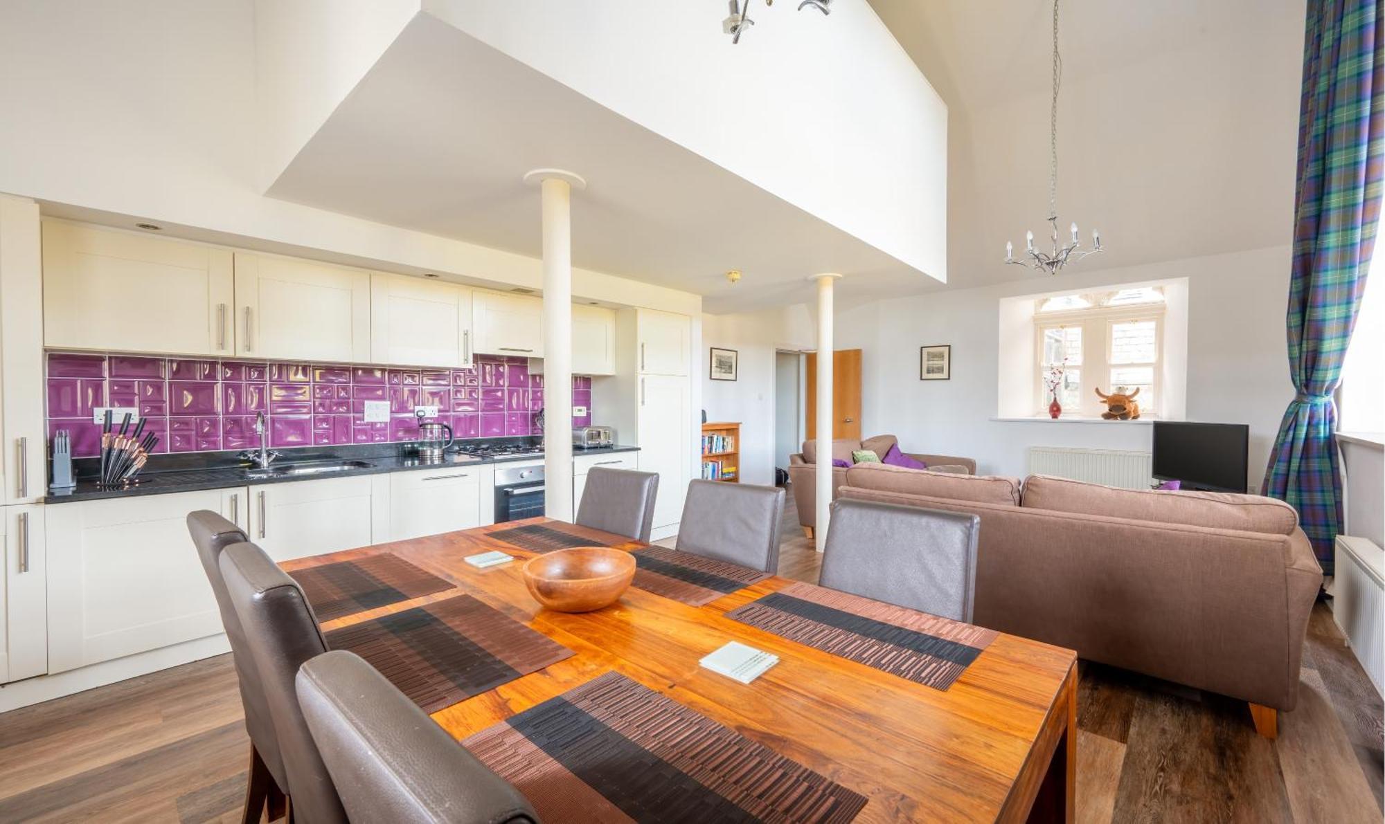 The Caledonian 3 Bedroom Self Catering Apartment In Historic Abbey Fort Augustus Extérieur photo