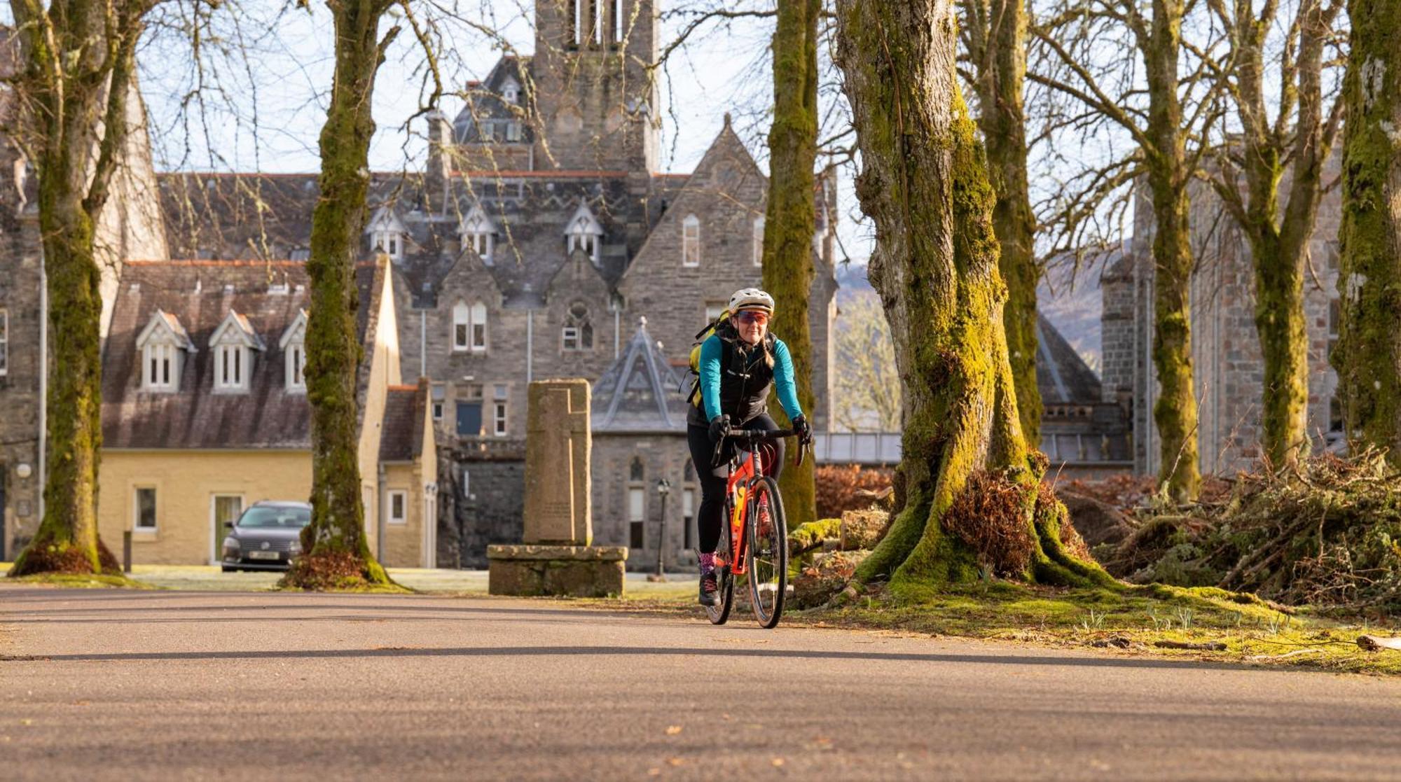 The Caledonian 3 Bedroom Self Catering Apartment In Historic Abbey Fort Augustus Extérieur photo